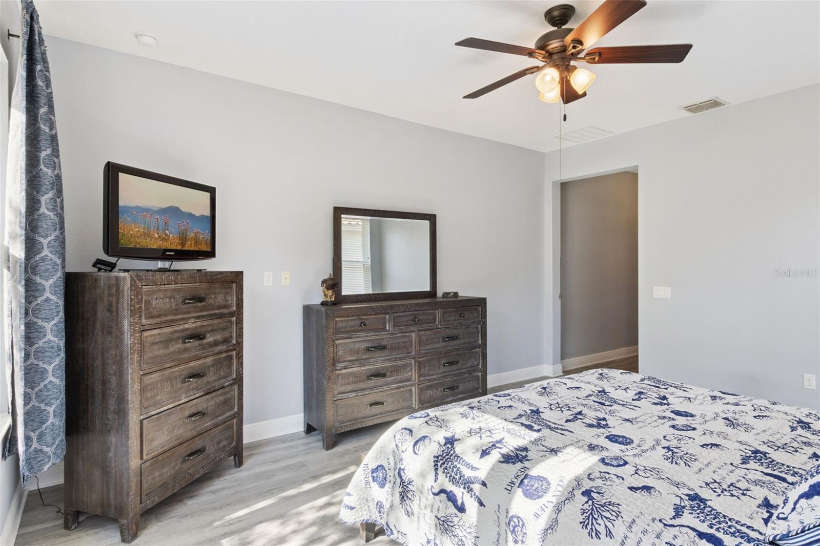 Image 18 of 52 For 447 Villa Park Road