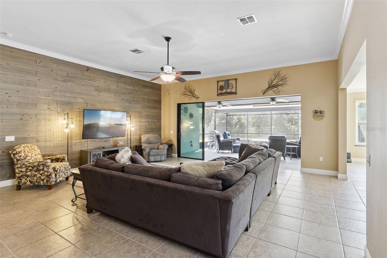 Image 5 of 52 For 447 Villa Park Road