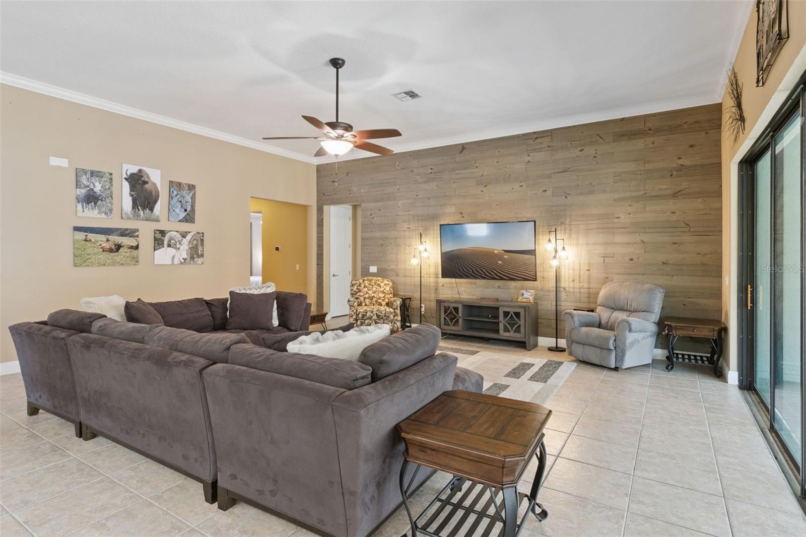 Image 6 of 52 For 447 Villa Park Road