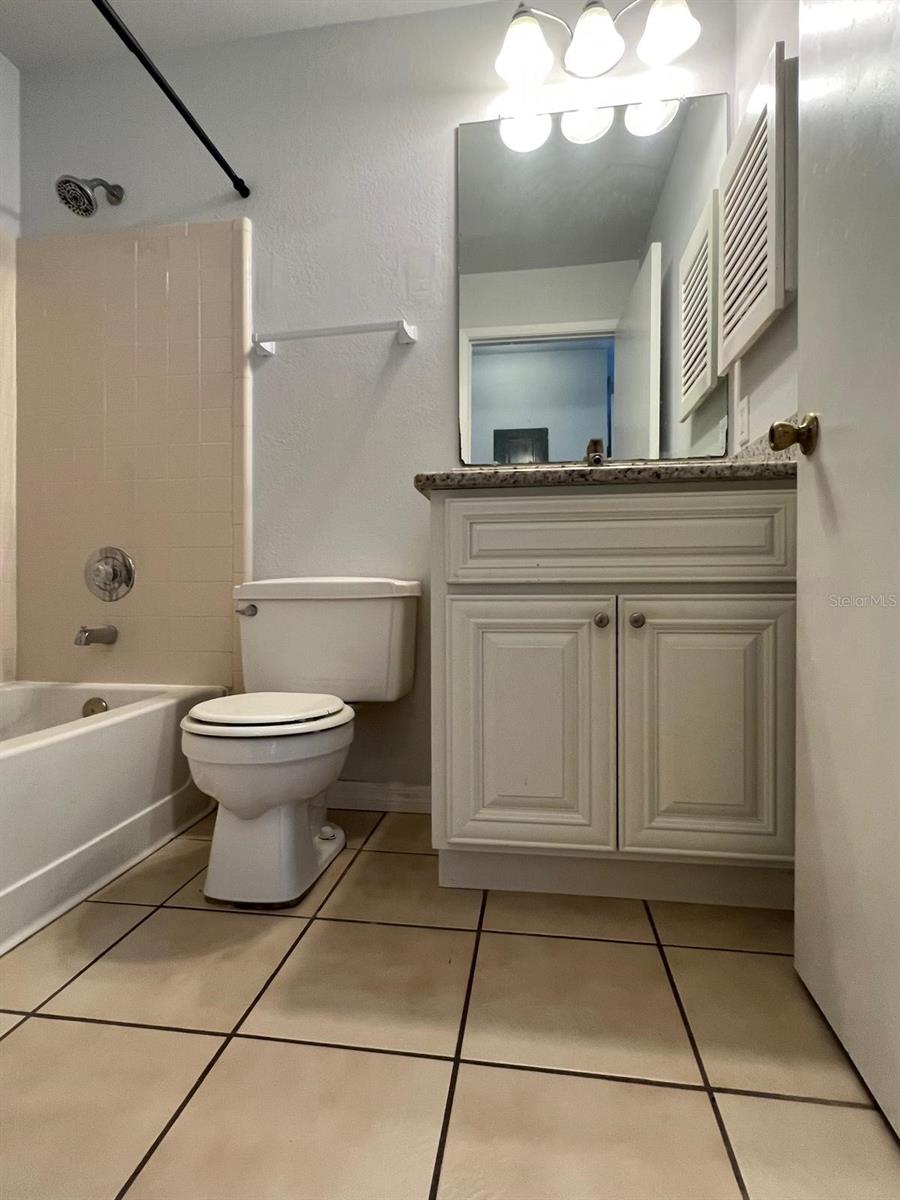 Image 18 of 27 For 2740 Oak Park Way 102