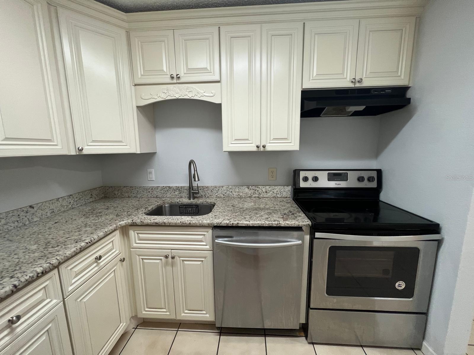 Image 9 of 27 For 2740 Oak Park Way 102