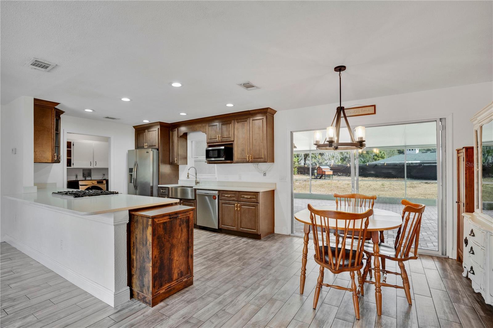 Image 10 of 32 For 1355 Taylor Road W