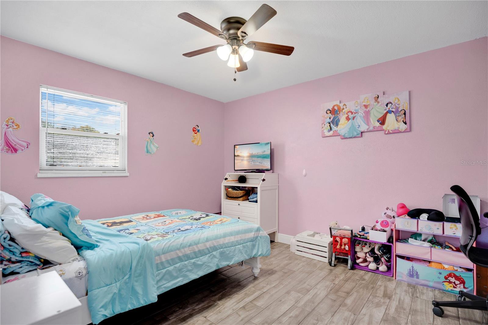 Image 16 of 32 For 1355 Taylor Road W