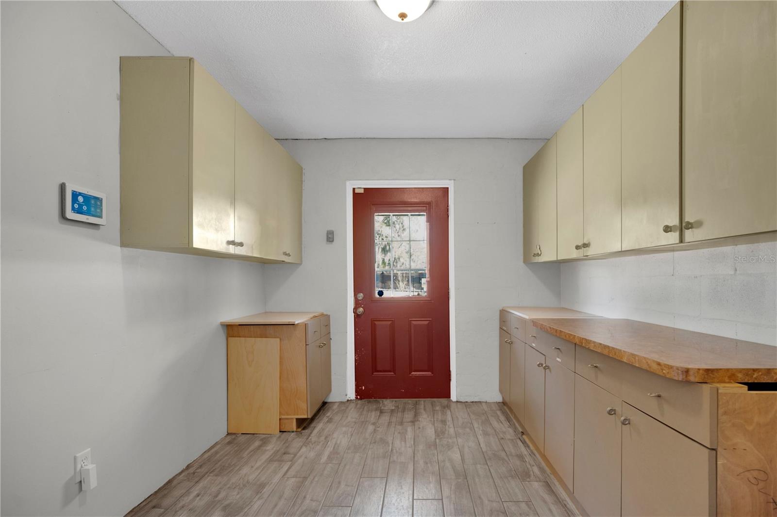 Image 19 of 32 For 1355 Taylor Road W