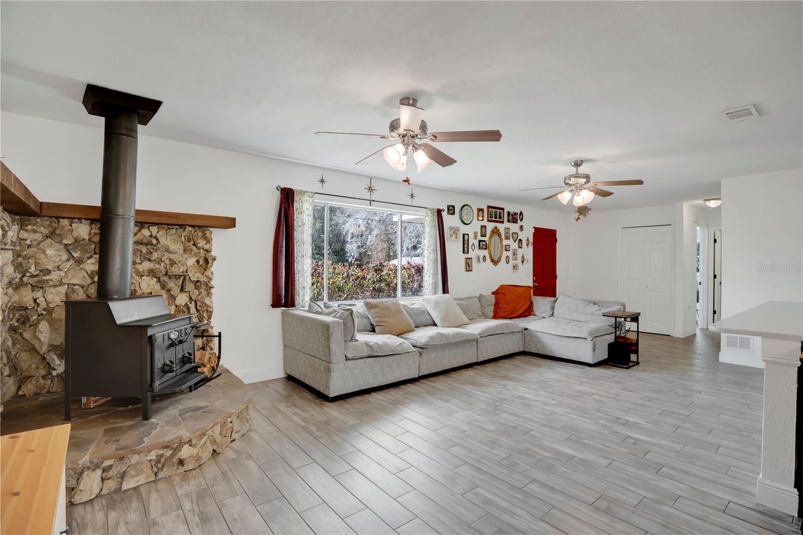 Image 4 of 32 For 1355 Taylor Road W