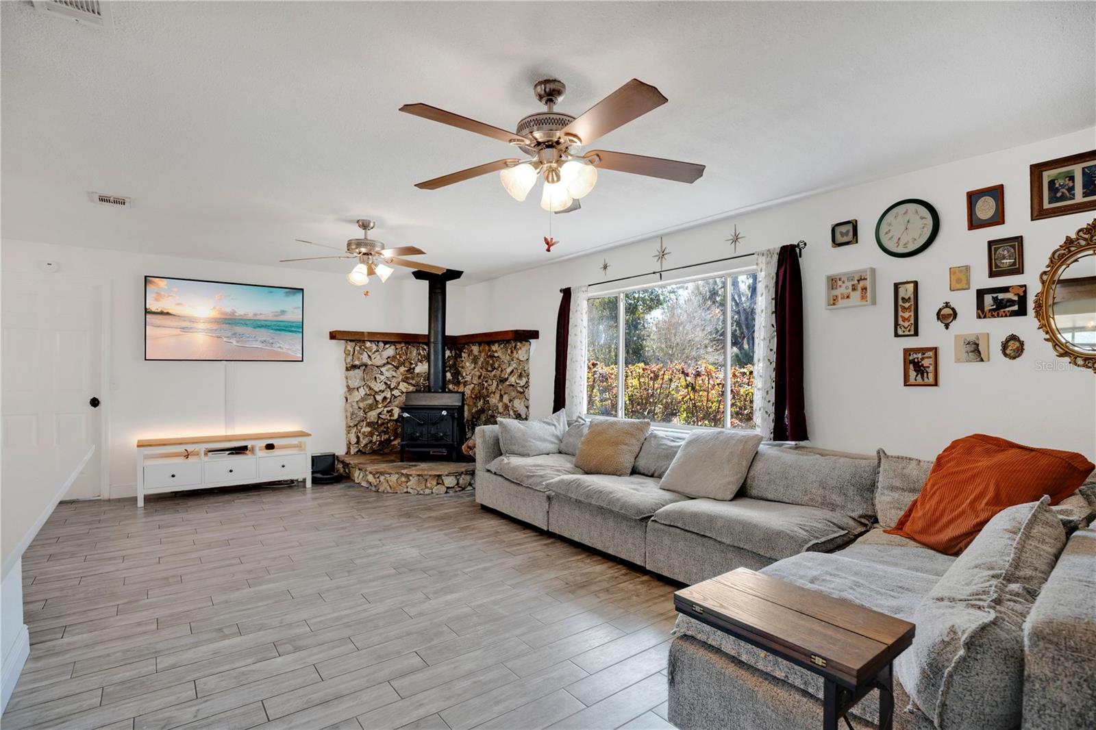 Image 5 of 32 For 1355 Taylor Road W