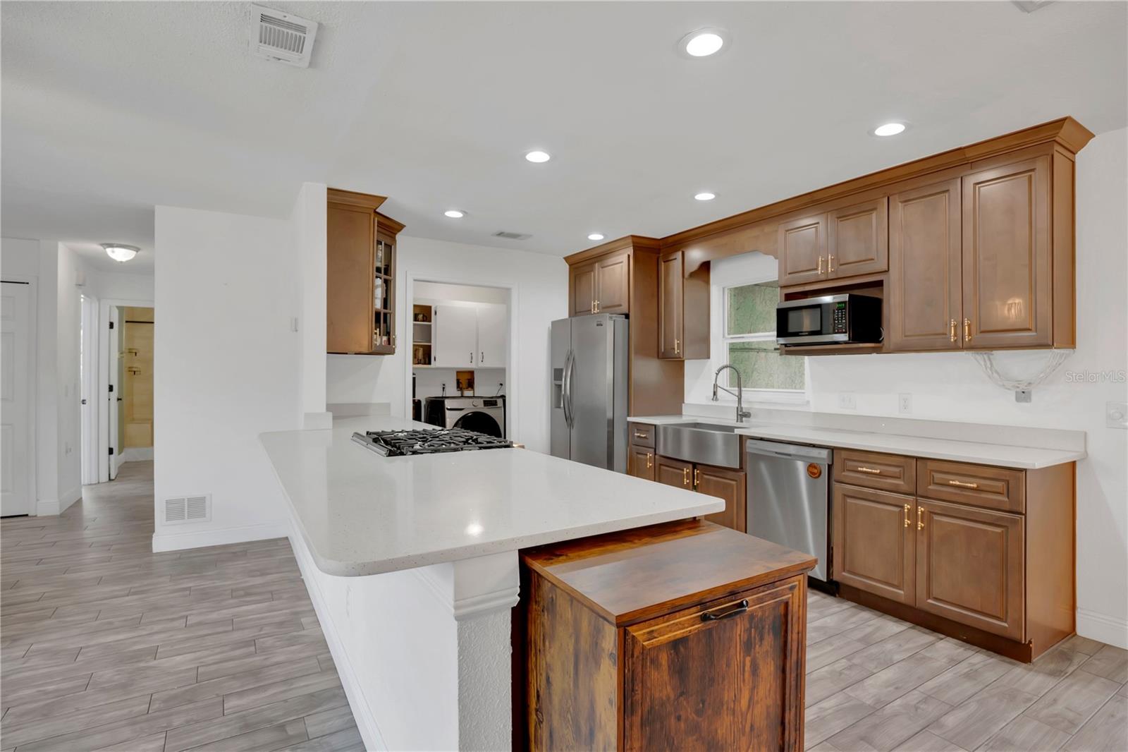 Image 7 of 32 For 1355 Taylor Road W