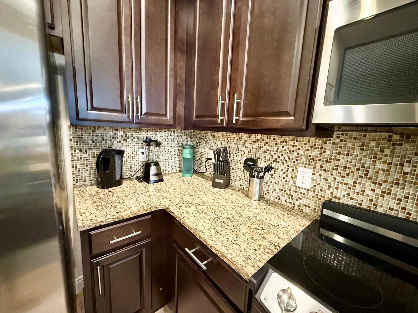 Image 16 of 39 For 8189 Roseville Road