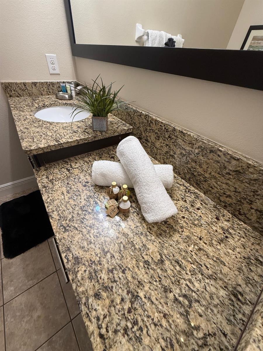 Image 7 of 39 For 8189 Roseville Road