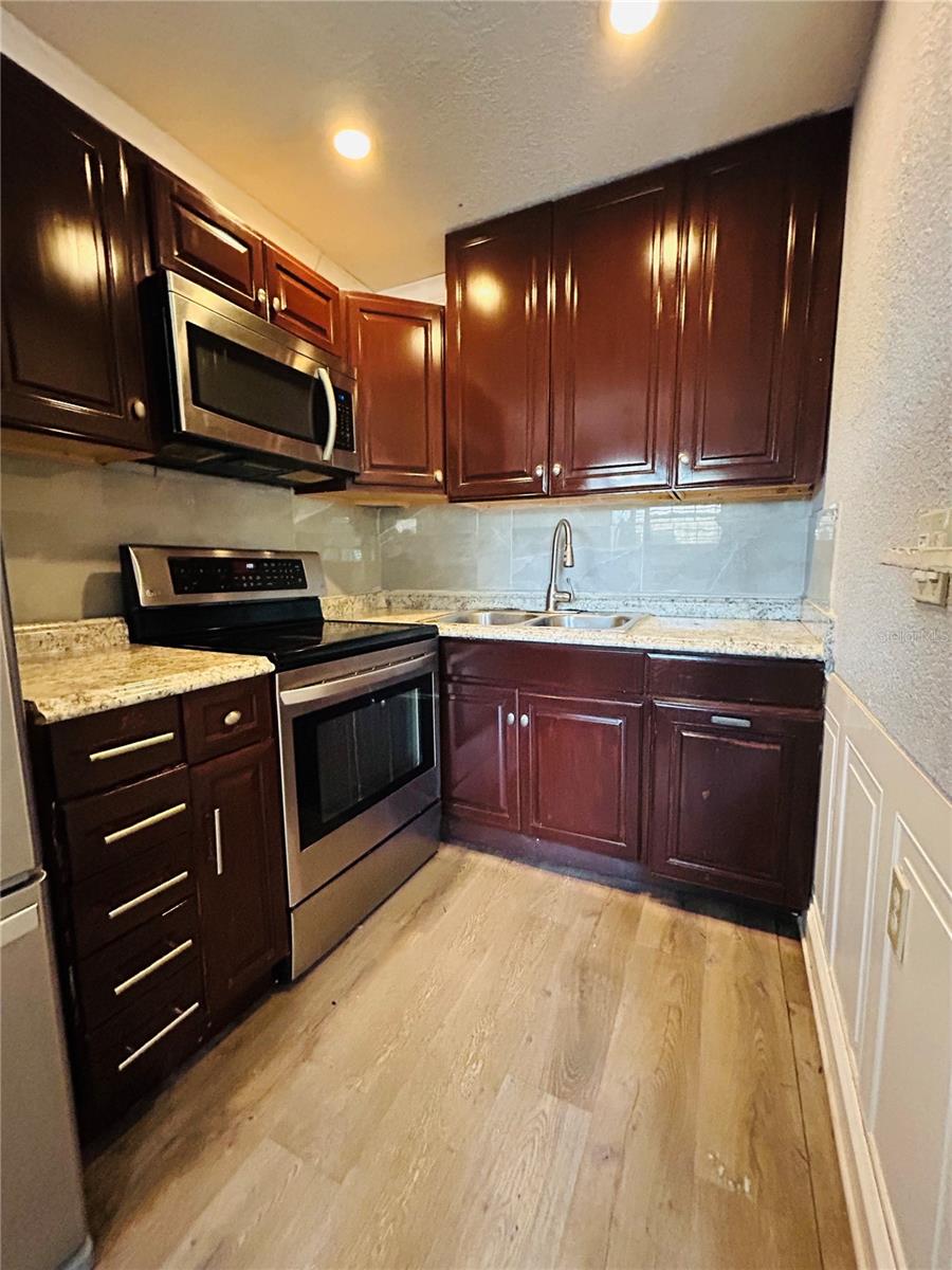 Image 3 of 14 For 4666 Ken Knight Drive N