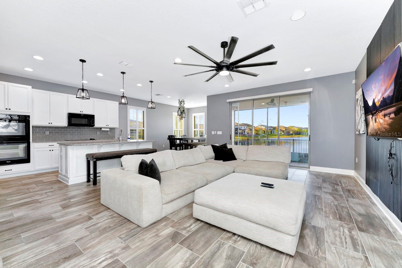 Image 12 of 38 For 915 Fountain Coin Loop