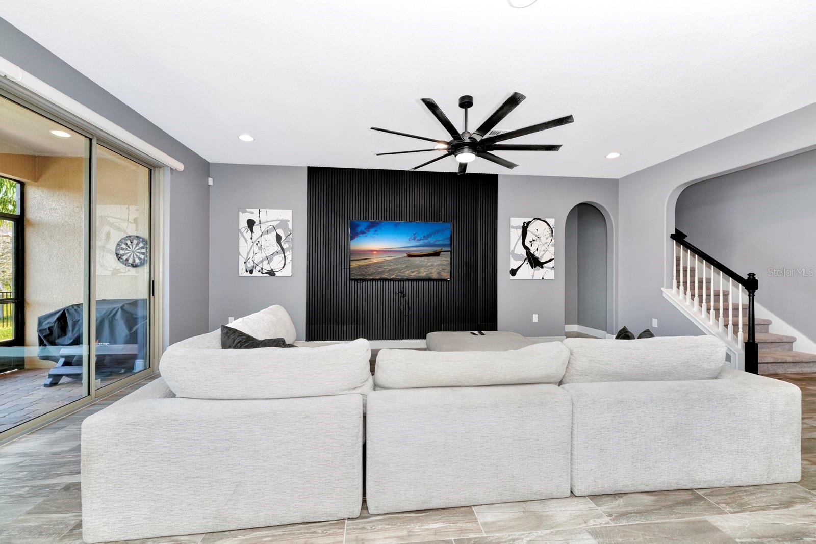 Image 14 of 38 For 915 Fountain Coin Loop