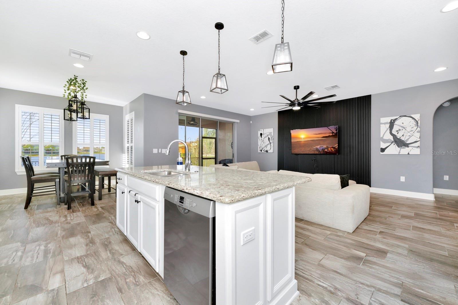 Image 21 of 38 For 915 Fountain Coin Loop