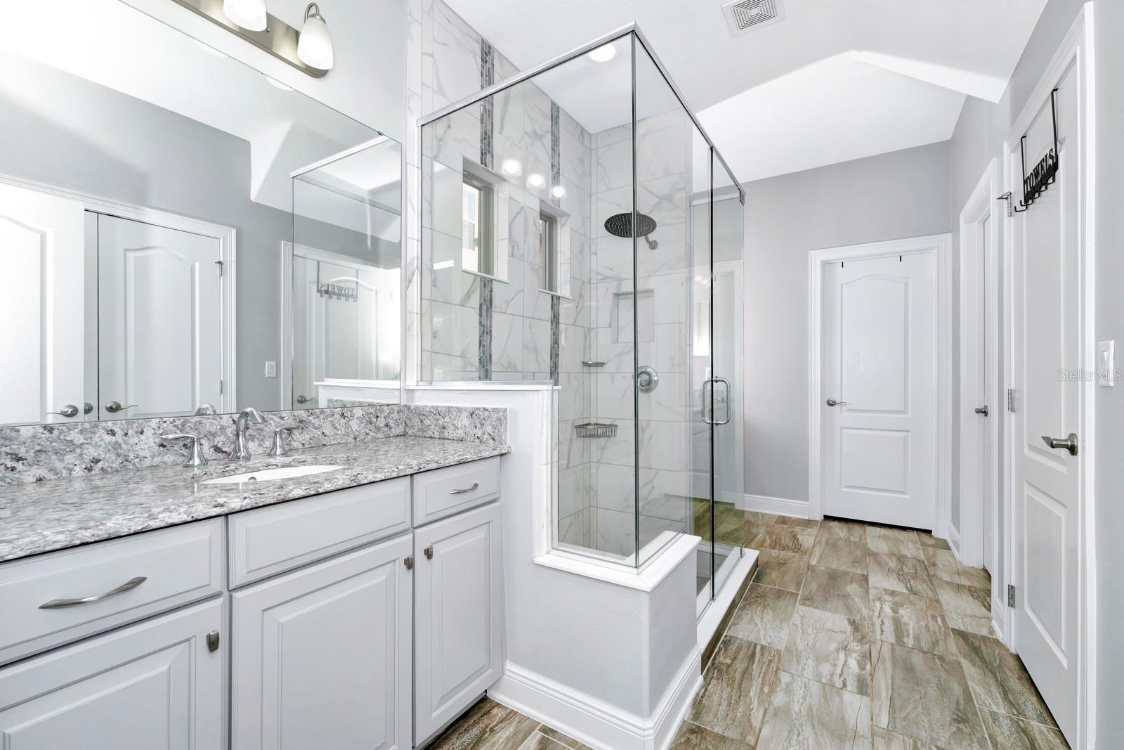 Image 24 of 38 For 915 Fountain Coin Loop