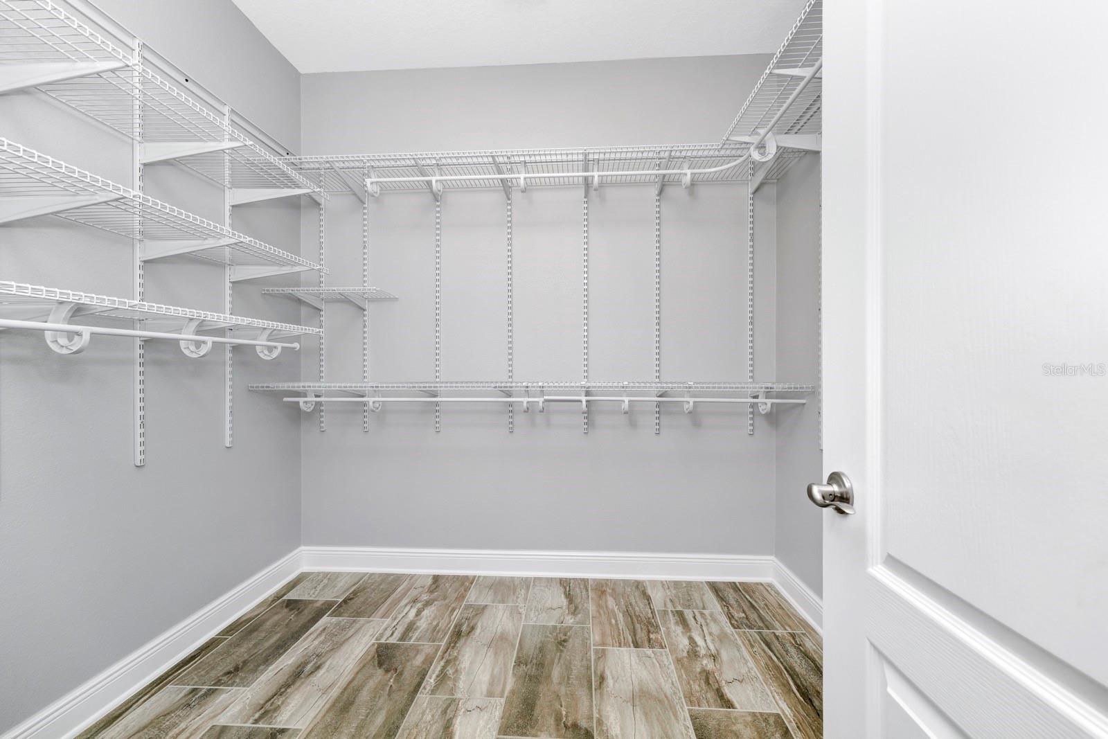 Image 26 of 38 For 915 Fountain Coin Loop