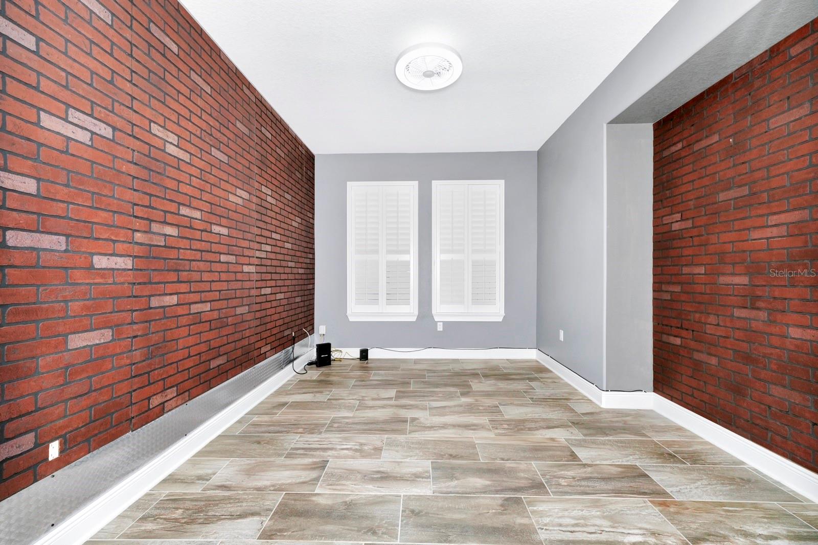 Image 27 of 38 For 915 Fountain Coin Loop