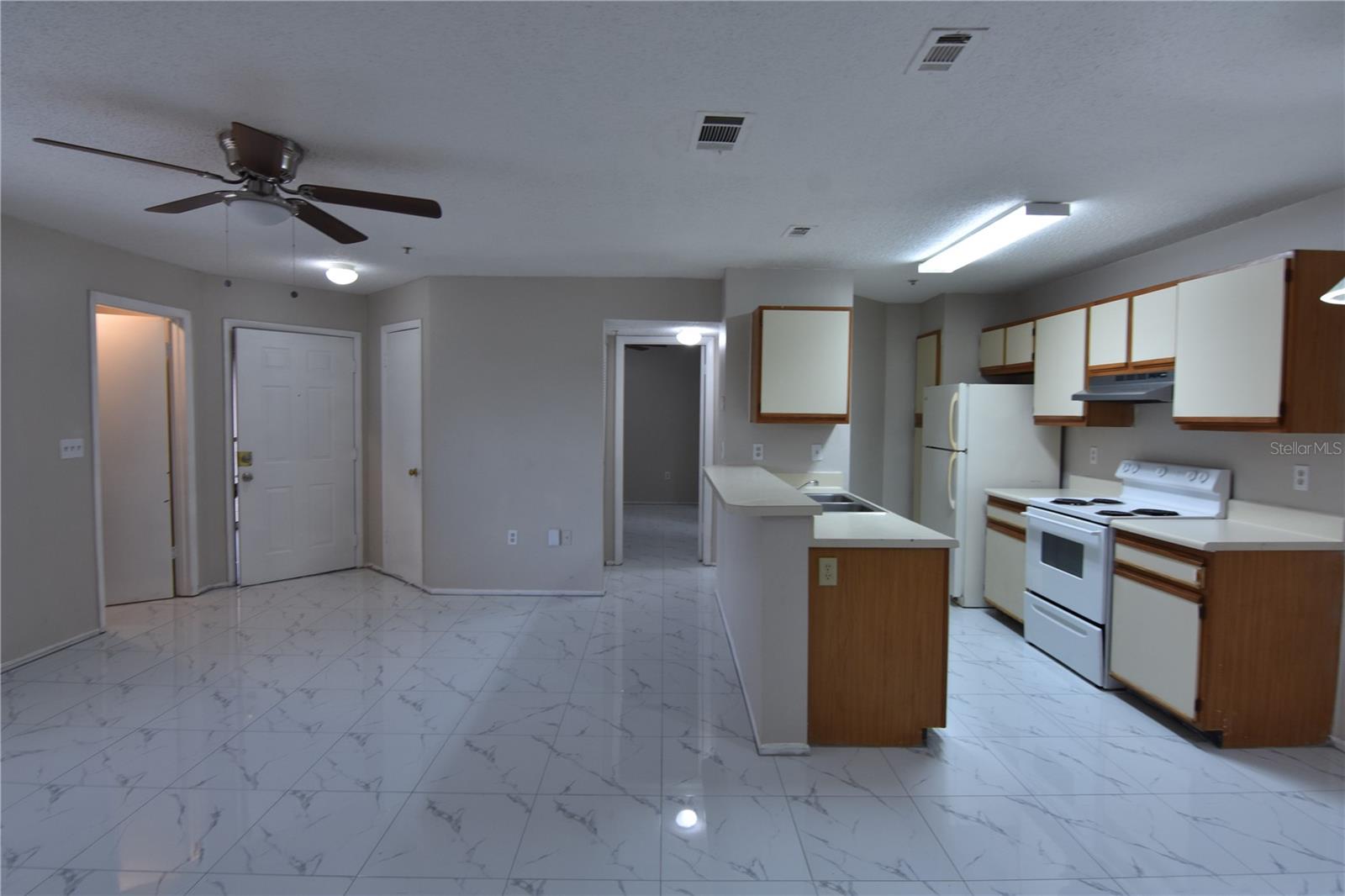 Image 5 of 19 For 637 Buoy Lane 303