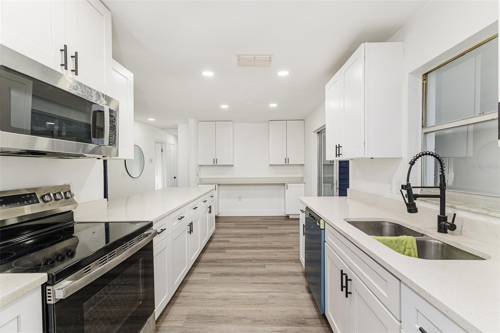 Image 8 of 28 For 661 Duncan Circle E