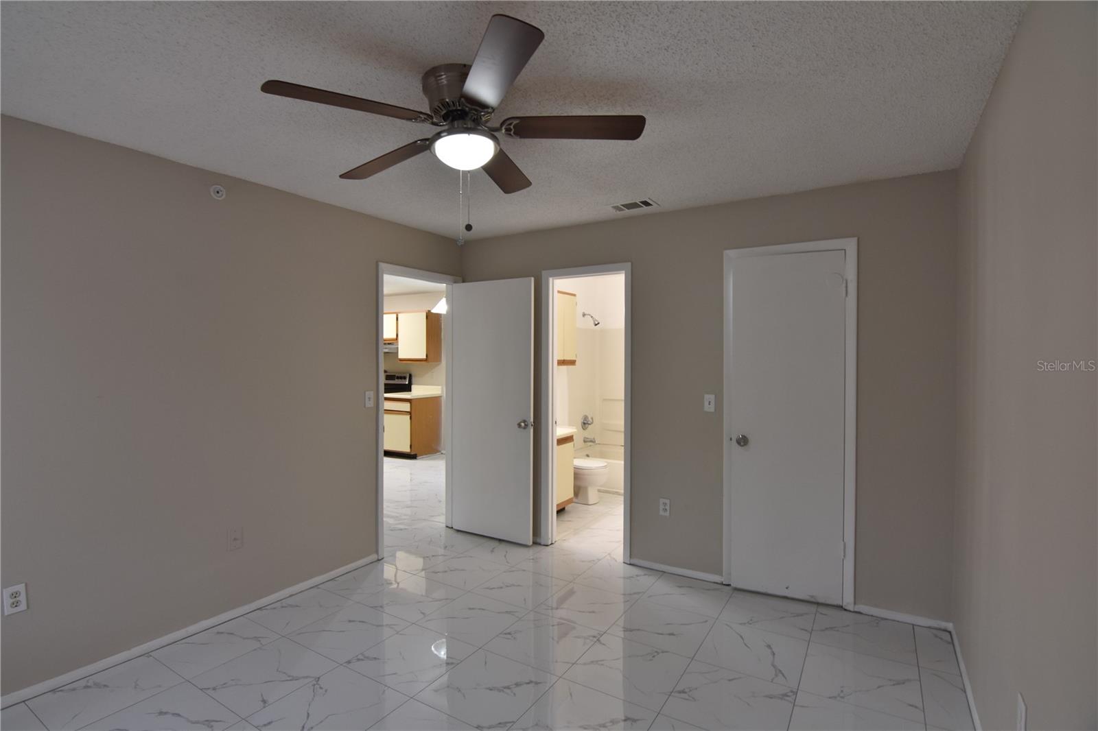 Image 12 of 17 For 956 Salt Pond Place 303