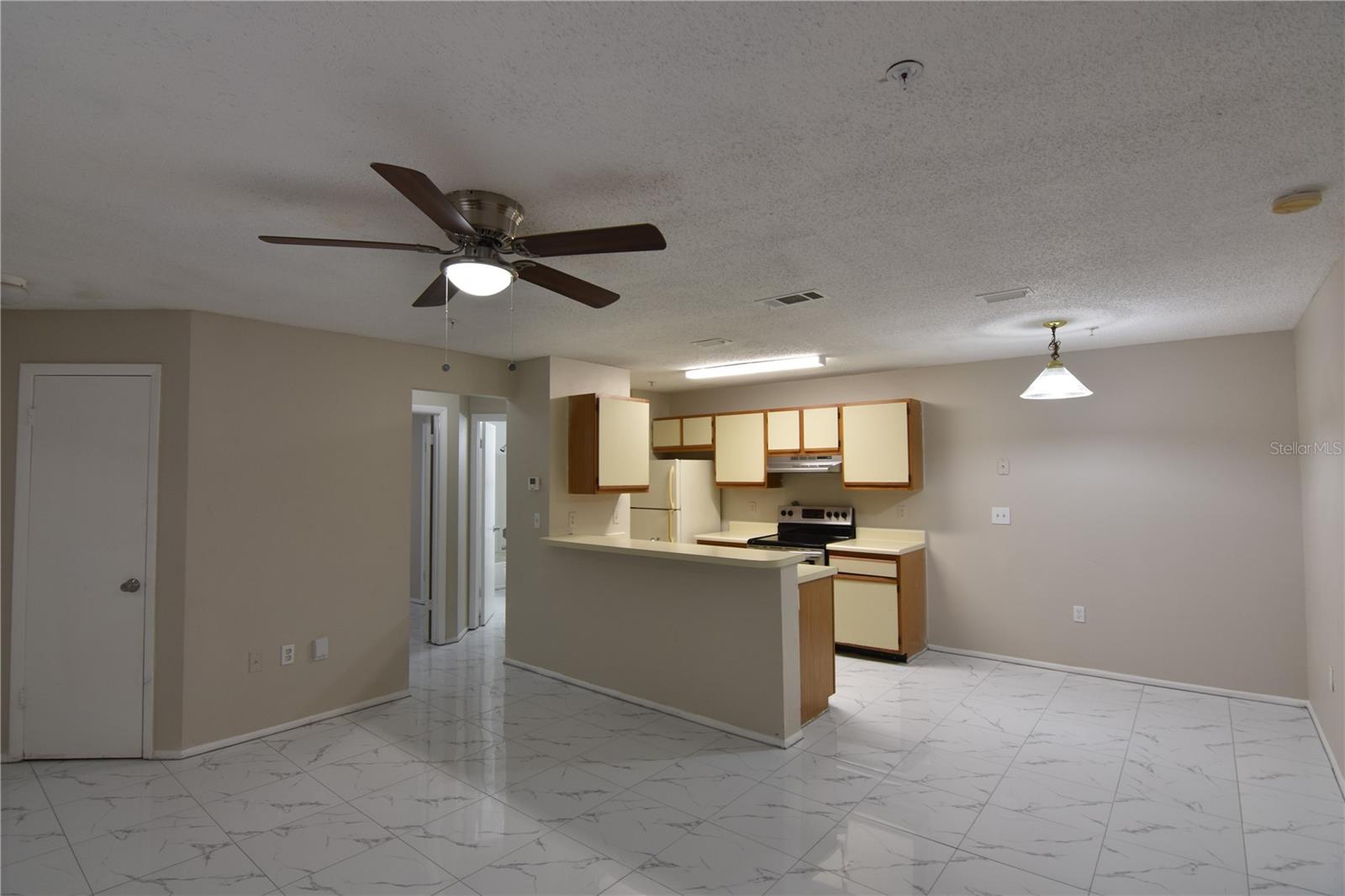 Image 4 of 17 For 956 Salt Pond Place 303