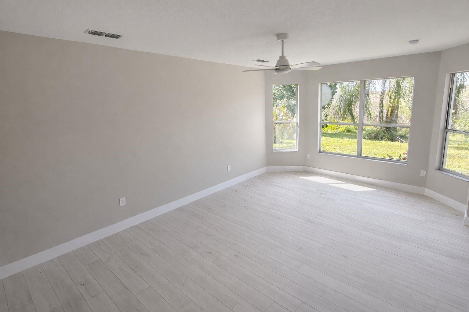 Image 10 of 20 For 3504 Valleyview Drive