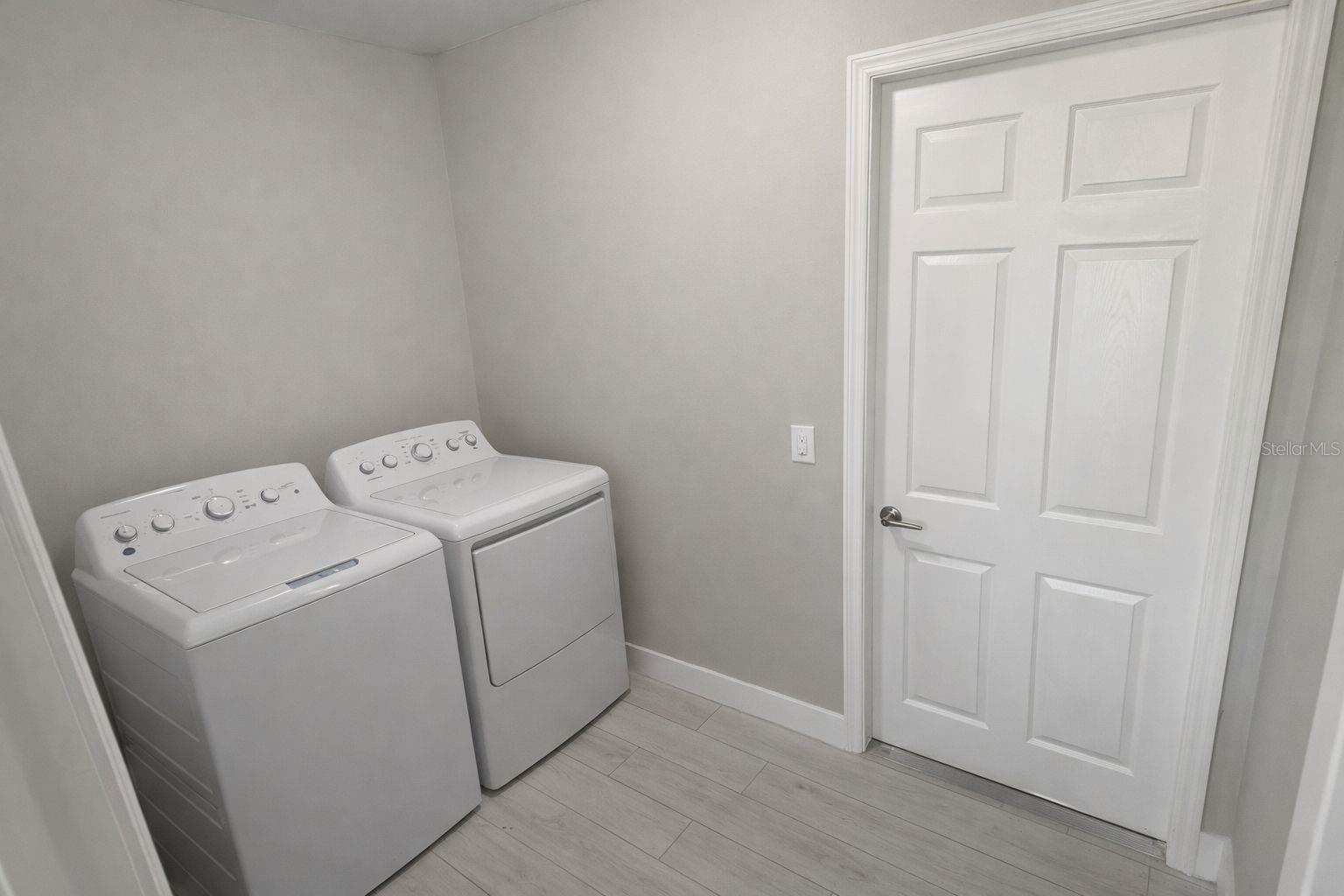 Image 17 of 20 For 3504 Valleyview Drive