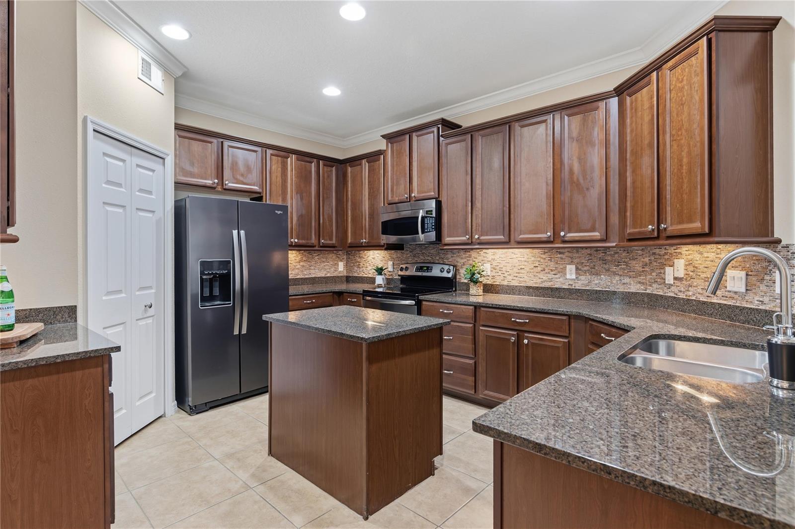 Image 16 of 33 For 315 Terracina Drive