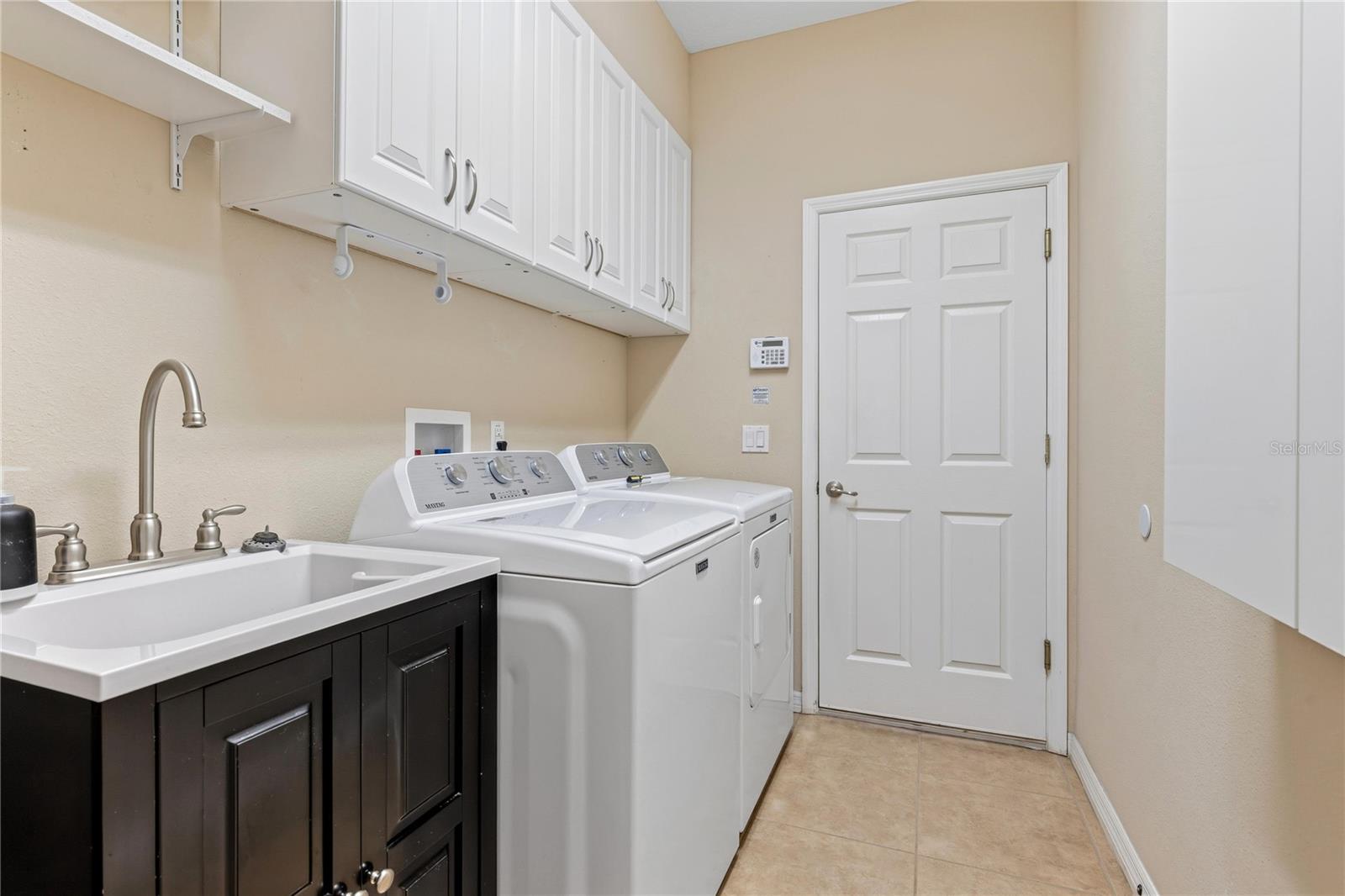 Image 27 of 33 For 315 Terracina Drive