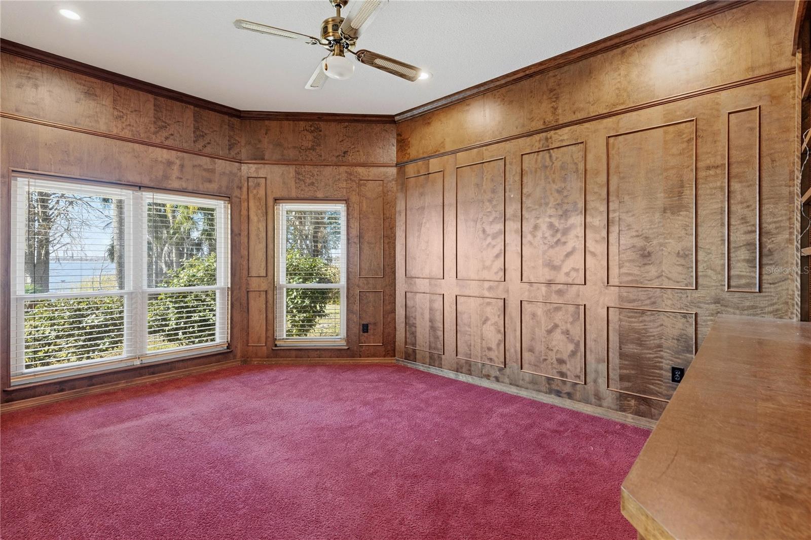 Listing photo id 28 for 6136 Dora Drive