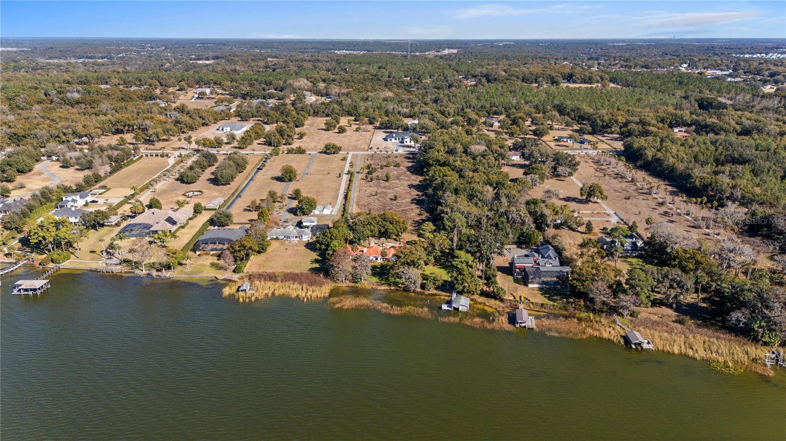 Listing photo id 36 for 6136 Dora Drive