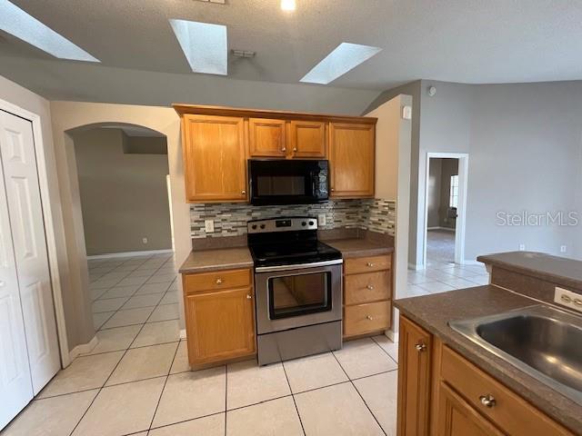 Image 8 of 24 For 202 Woodbury Pines Circle