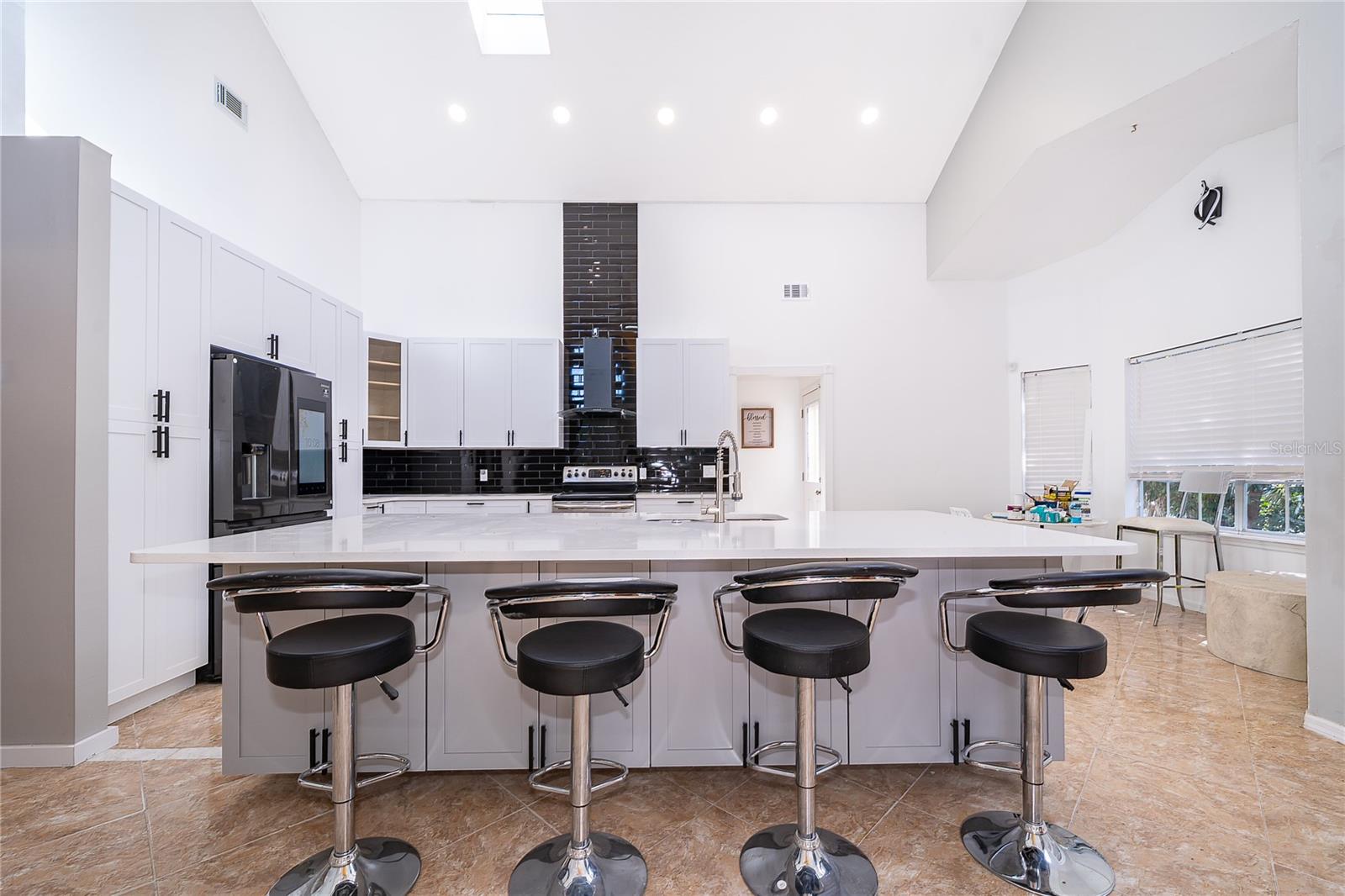 Image 14 of 38 For 2054 Palm Vista Drive