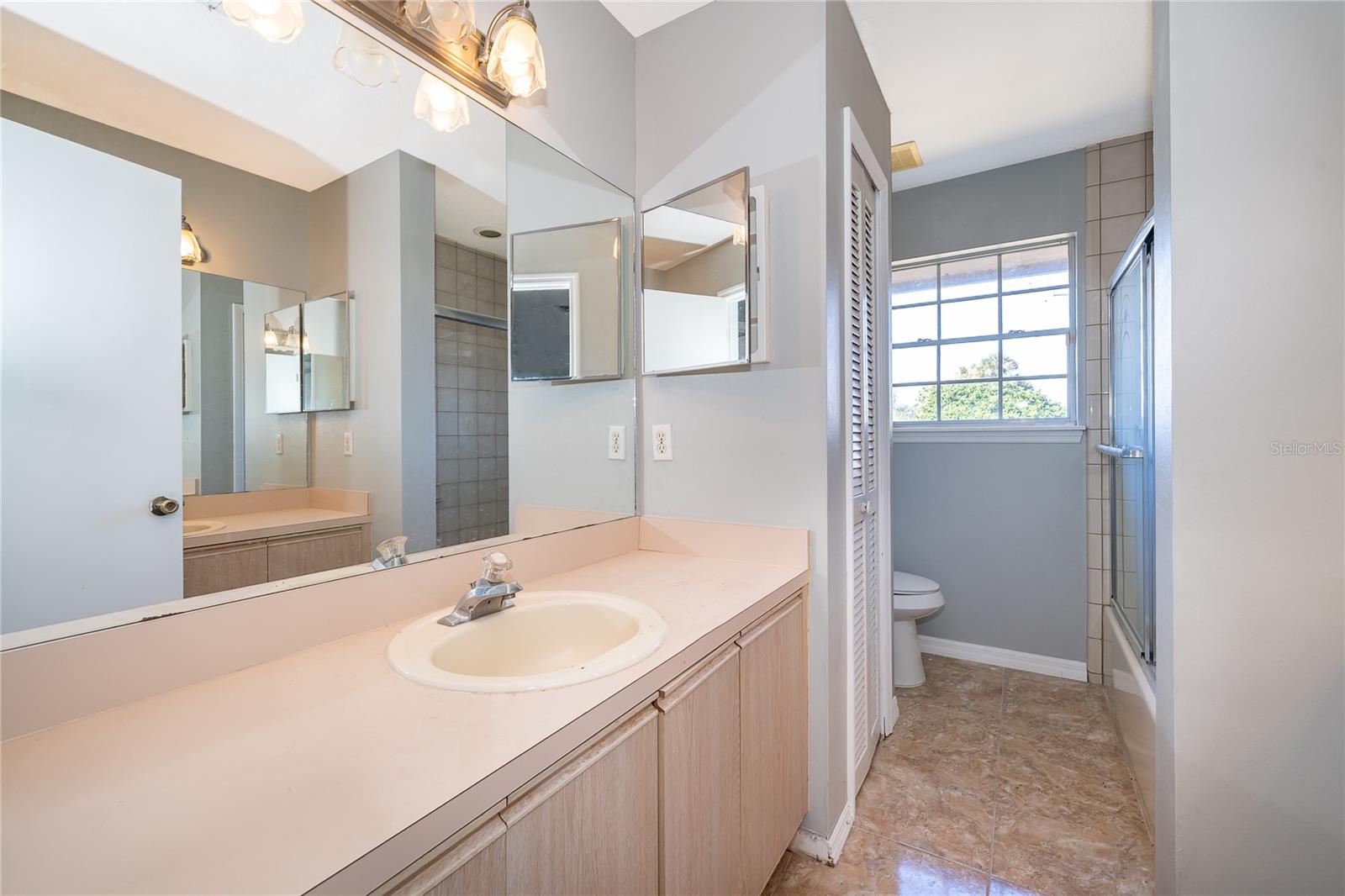 Image 27 of 38 For 2054 Palm Vista Drive