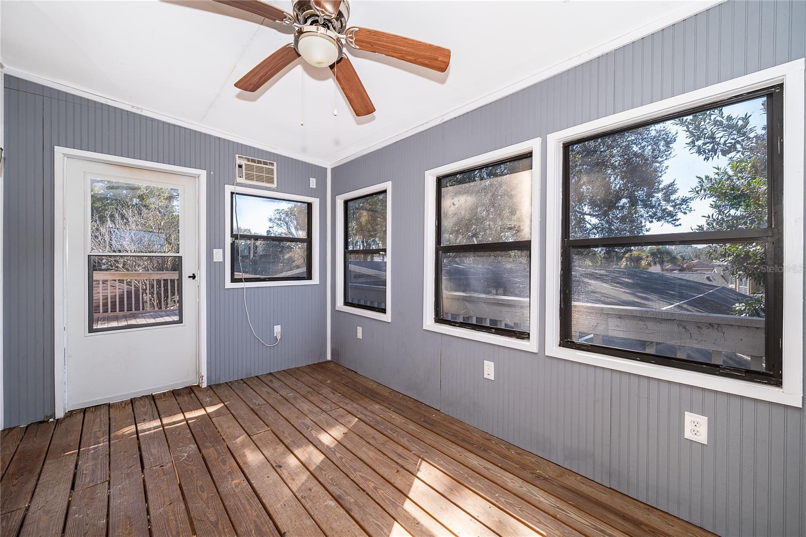 Image 31 of 38 For 2054 Palm Vista Drive