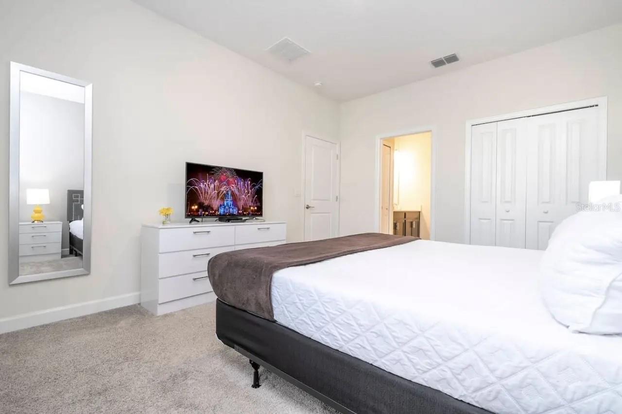 Image 24 of 41 For 8836 Cruden Bay Court