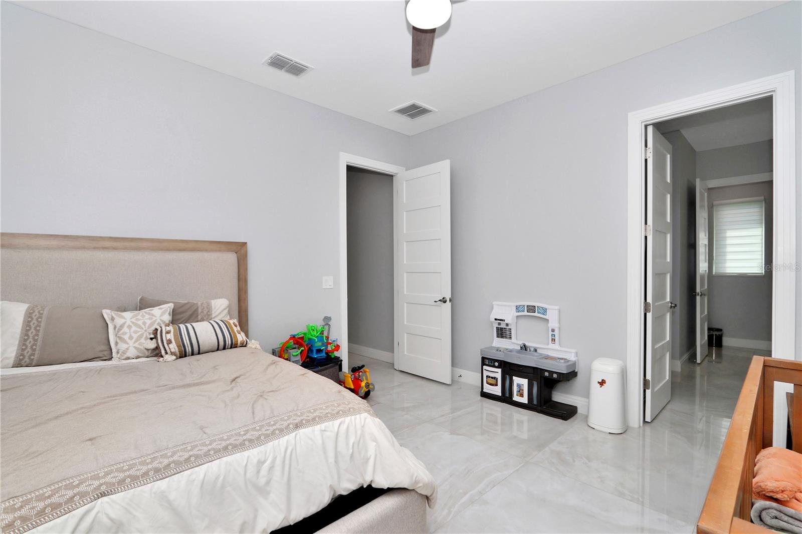 Image 44 of 61 For 14742 4th Avenue