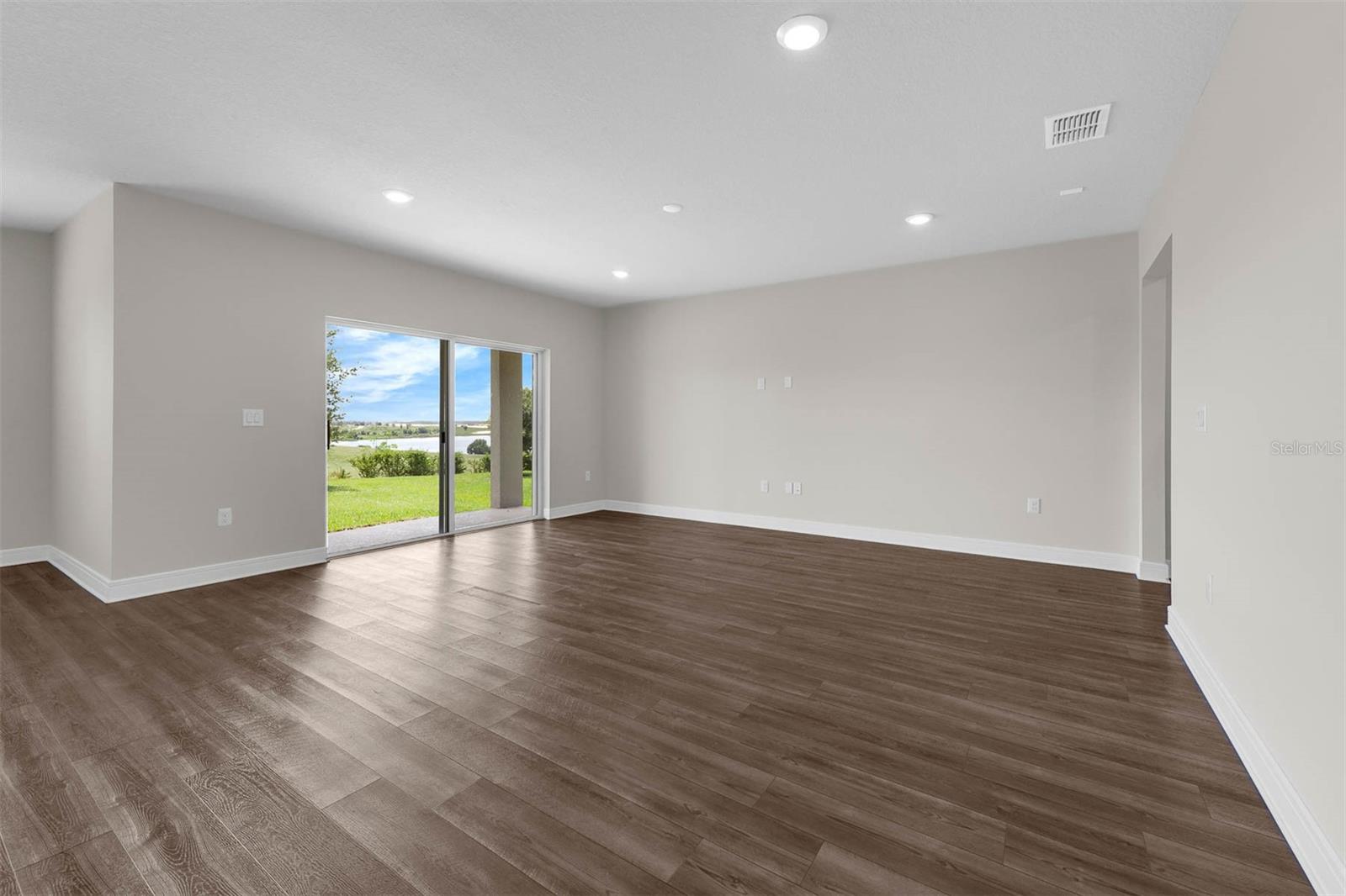 Image 16 of 58 For 7367 Catania Loop