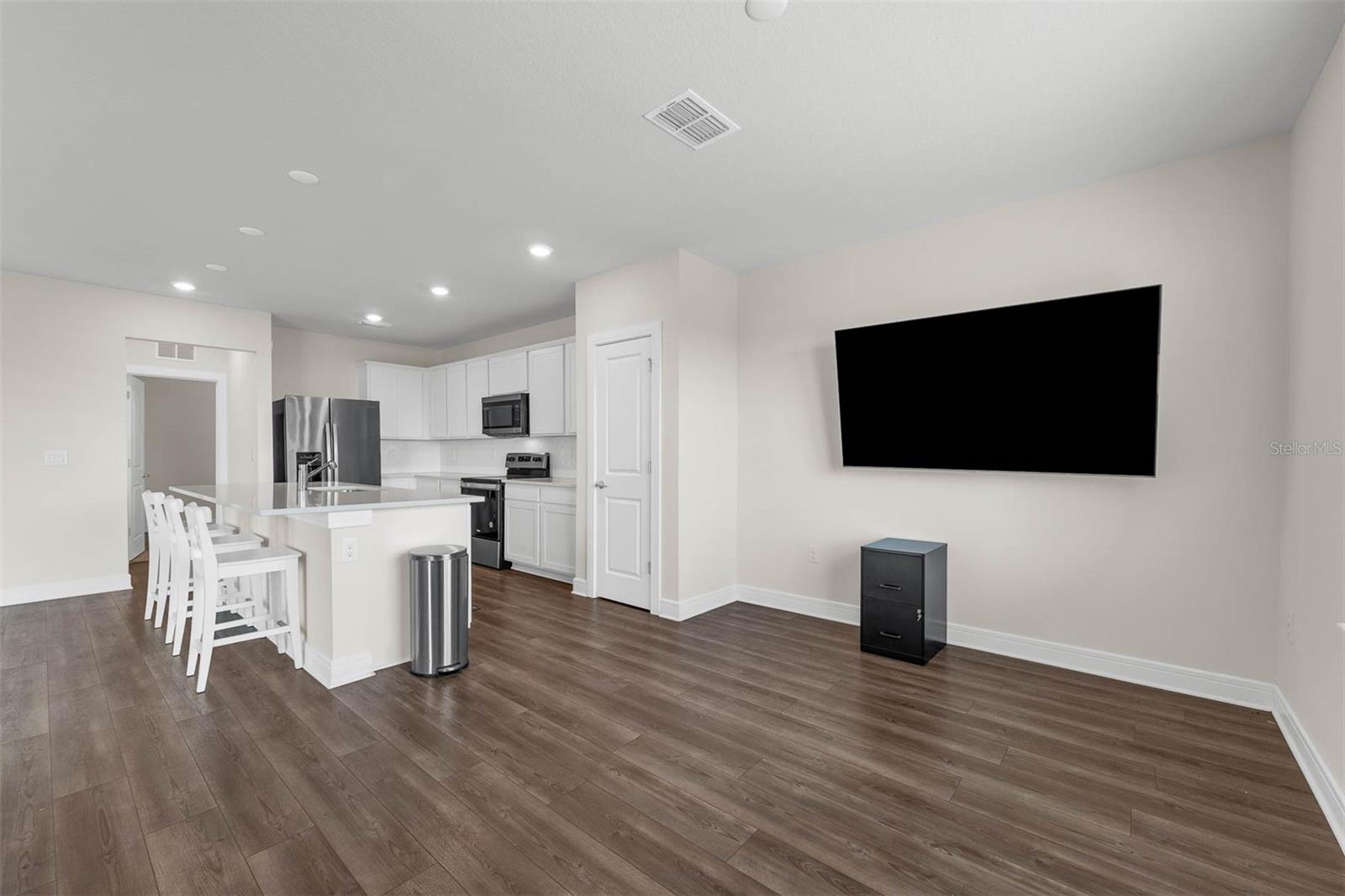 Image 18 of 58 For 7367 Catania Loop