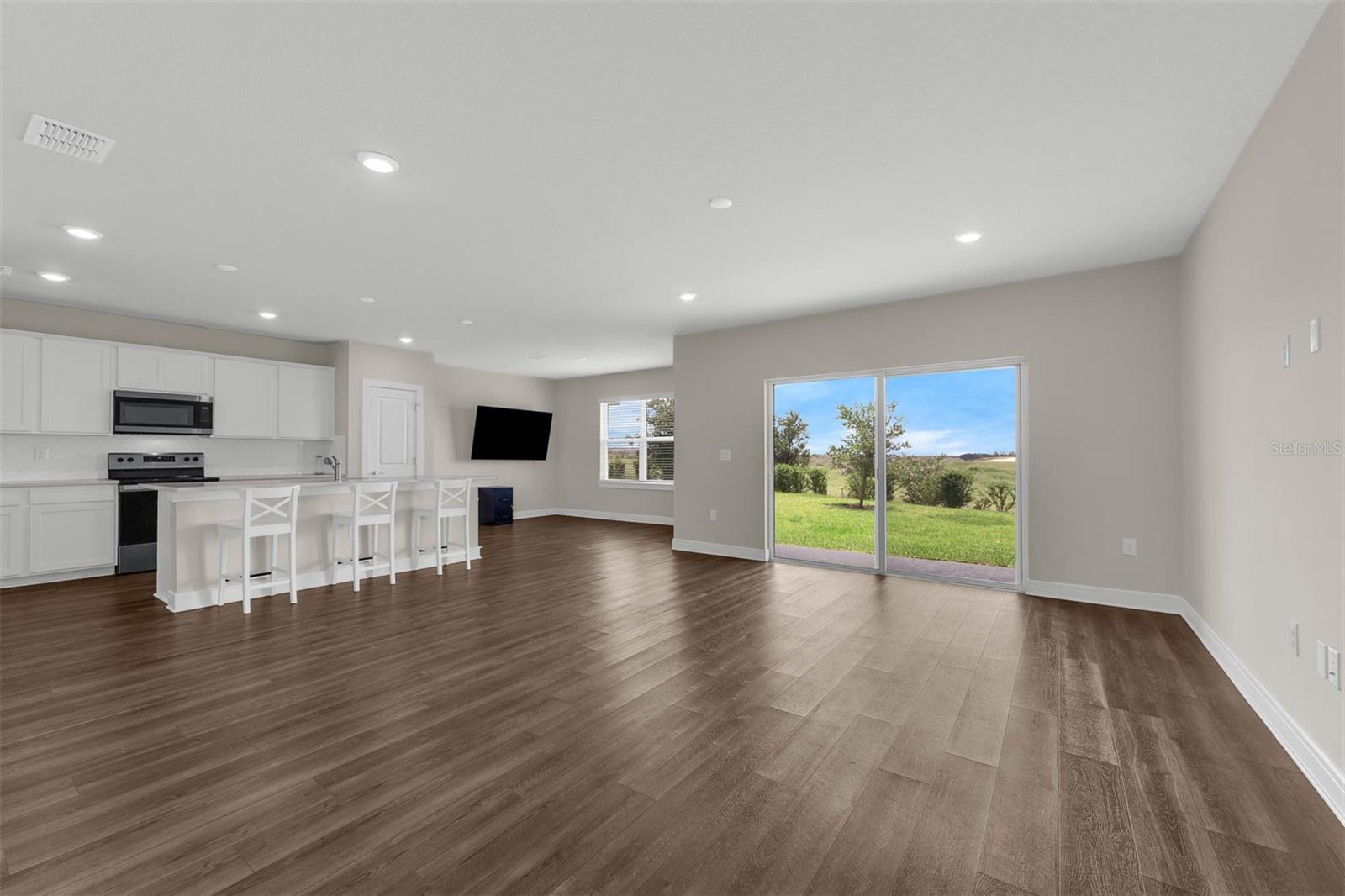 Image 4 of 58 For 7367 Catania Loop