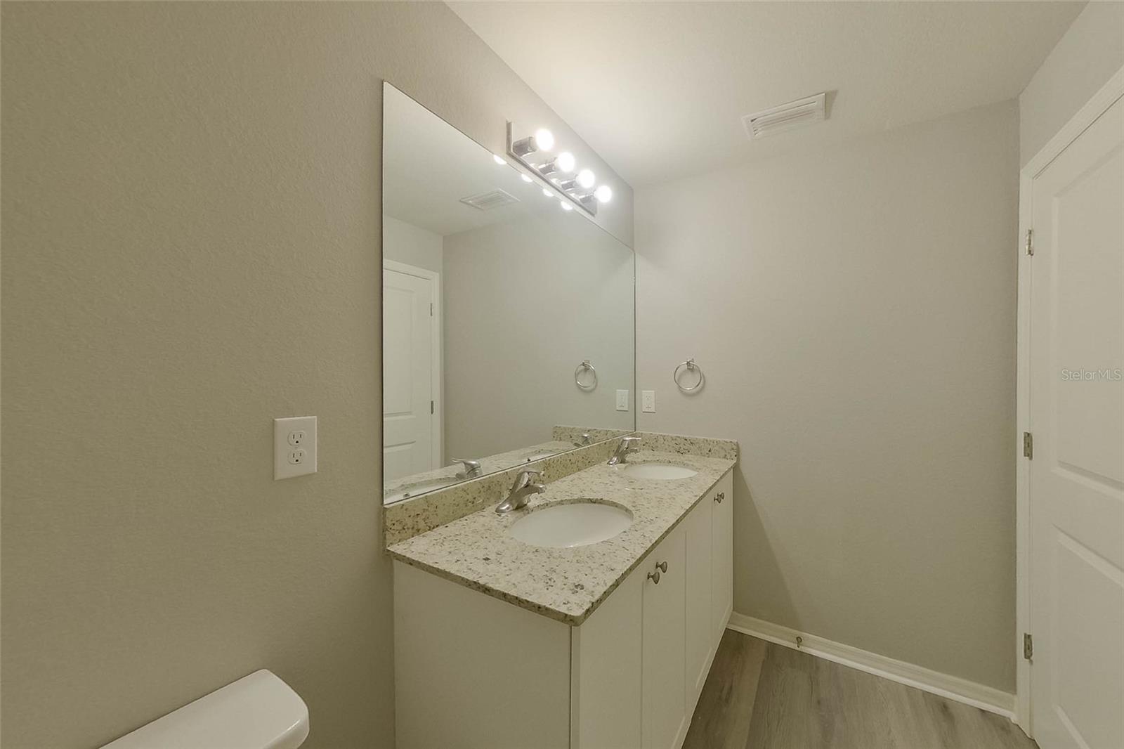 Image 18 of 26 For 2838 19th Place