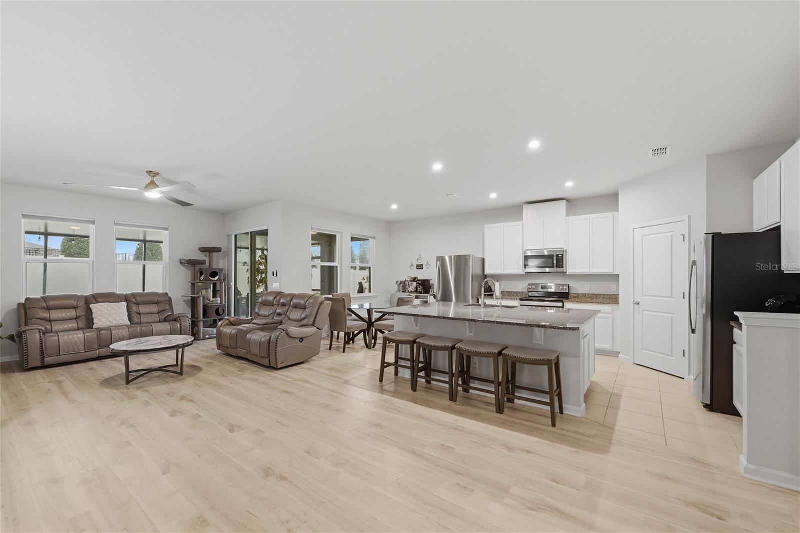 Image 15 of 51 For 3242 Hill Point Street