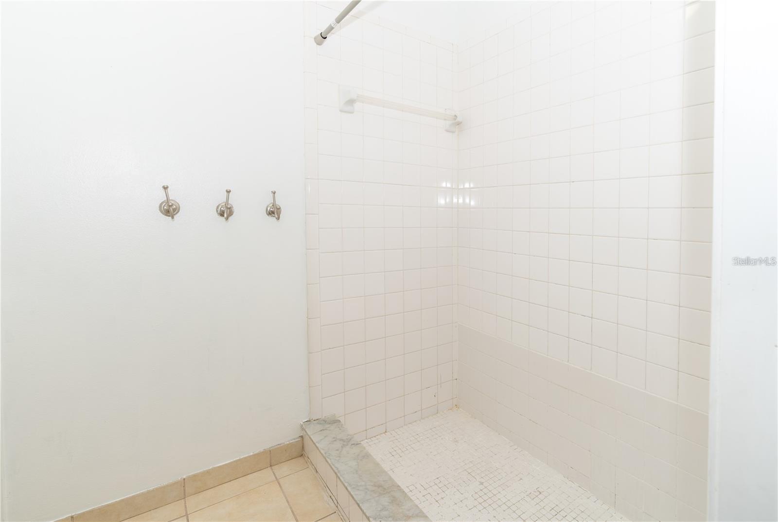 Image 16 of 17 For 1220 Easton Street