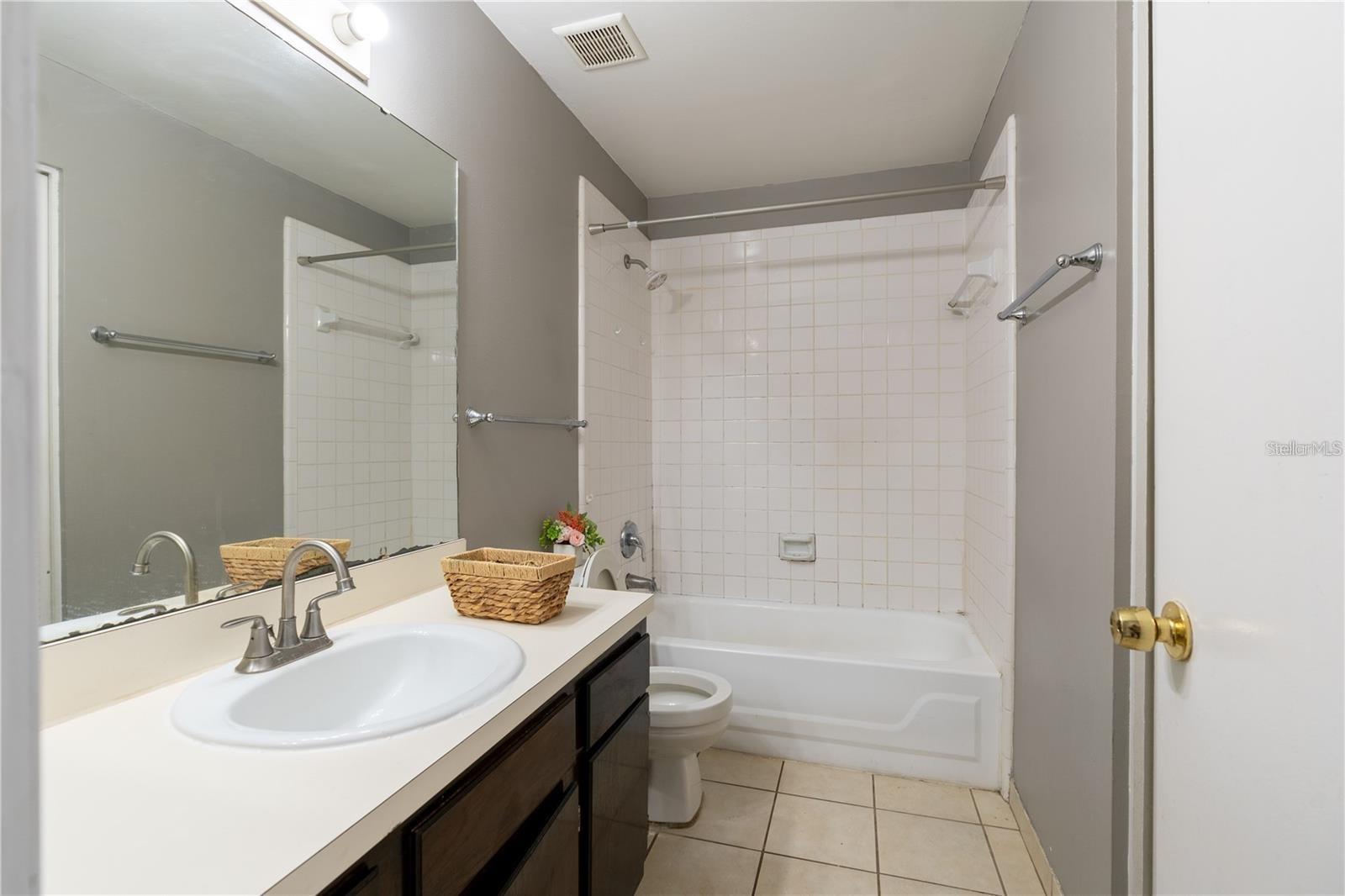 Image 6 of 17 For 1220 Easton Street