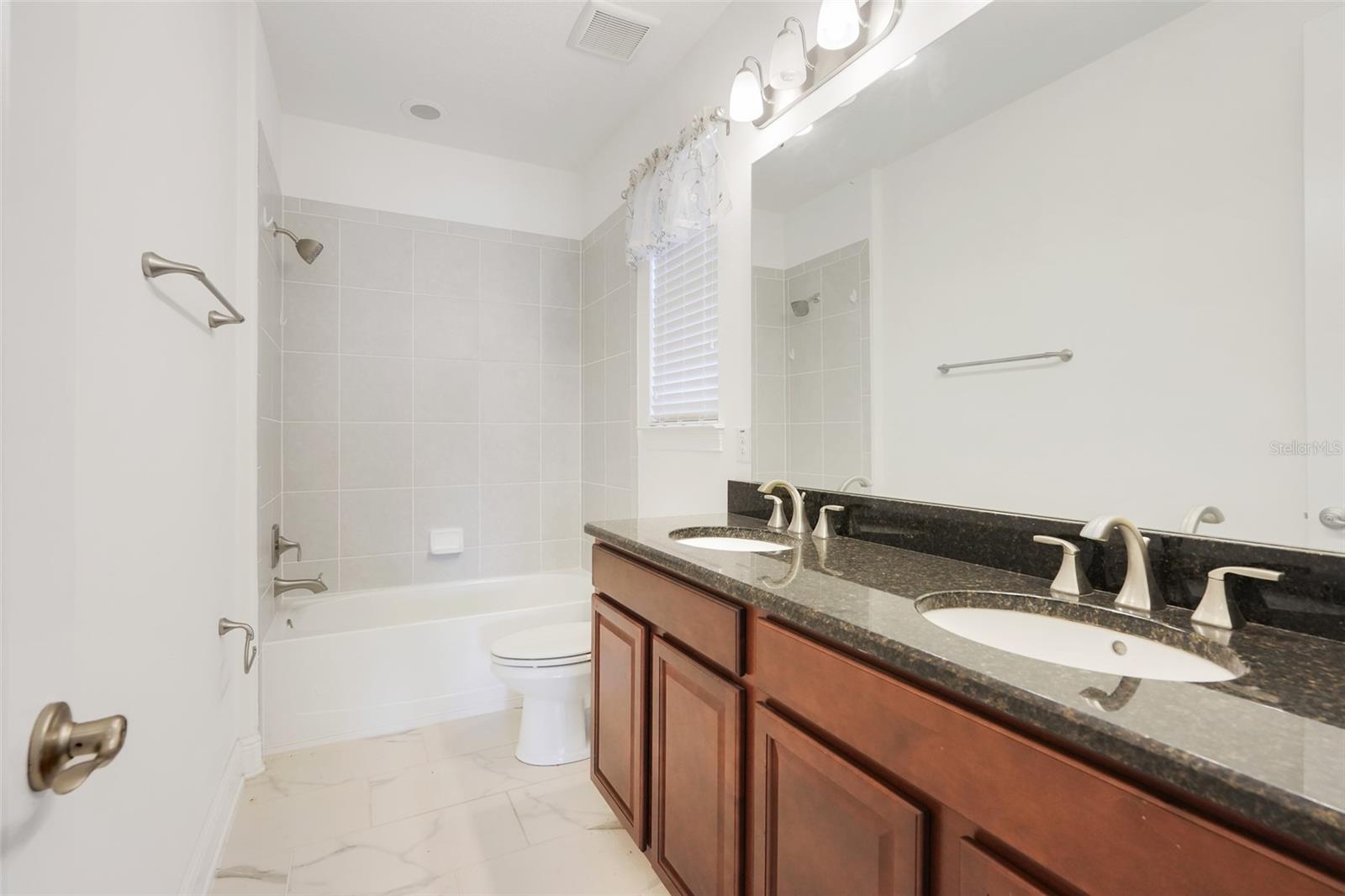 Image 34 of 47 For 4080 Longbow Drive