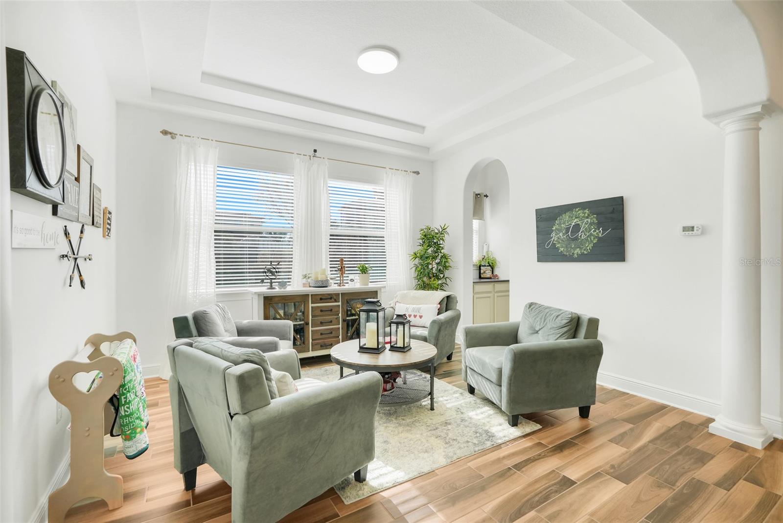 Image 8 of 47 For 4080 Longbow Drive