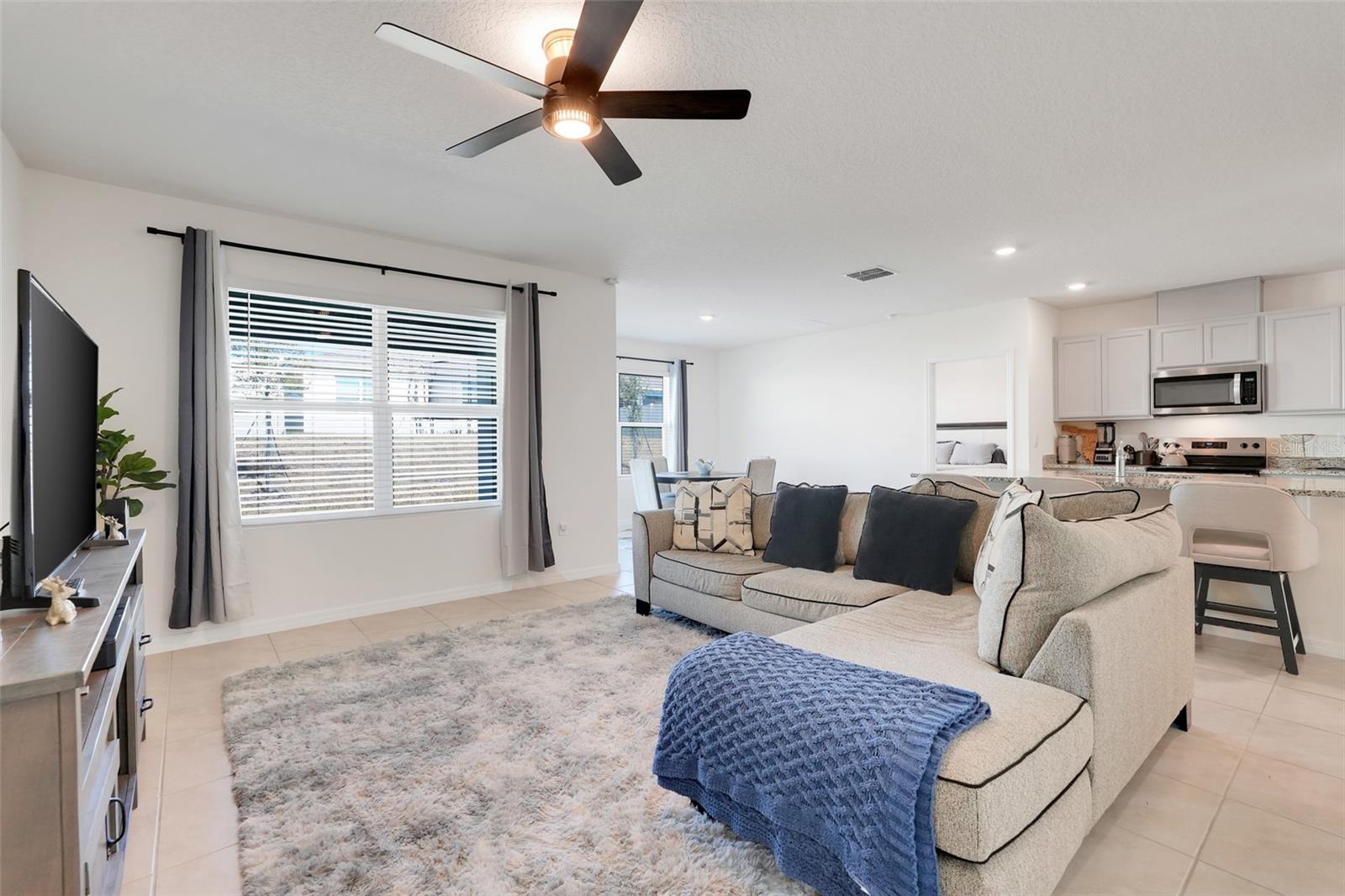 Image 4 of 32 For 11400 Amber Ridge Drive