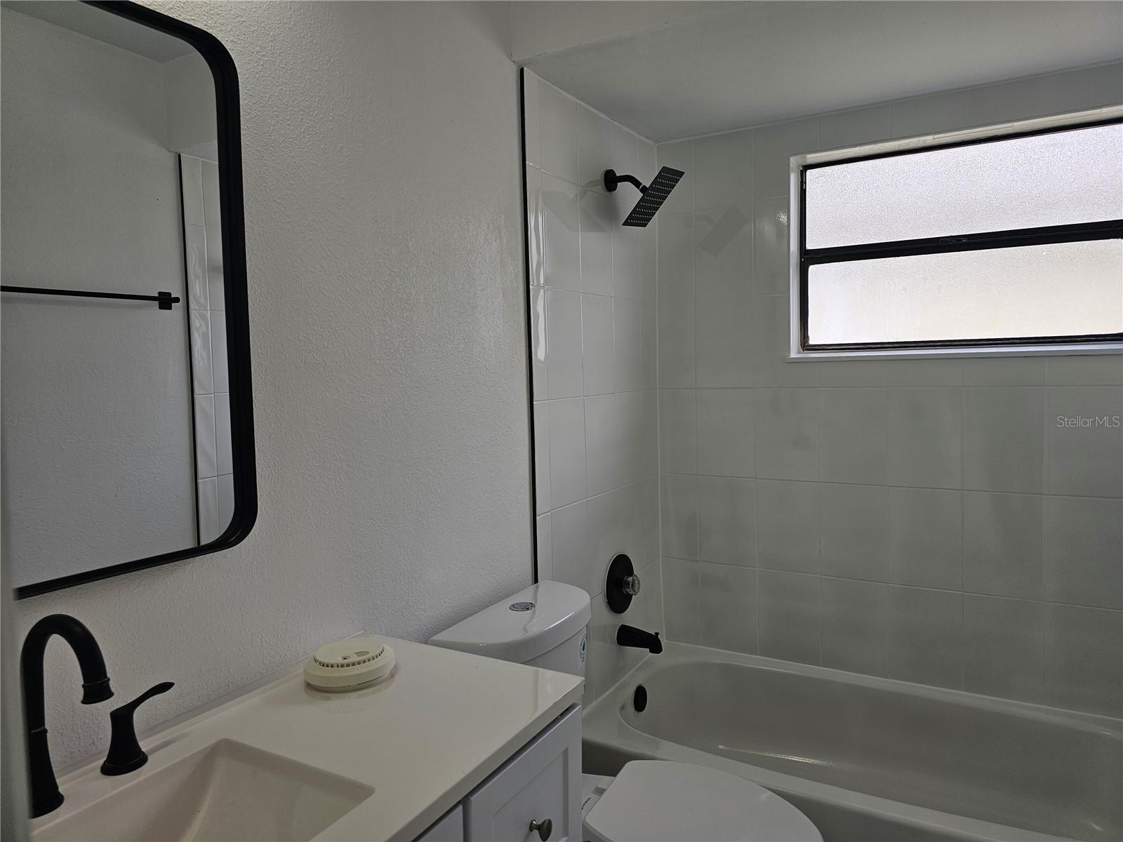 Listing photo id 16 for 826 Horseshoe Bay Drive