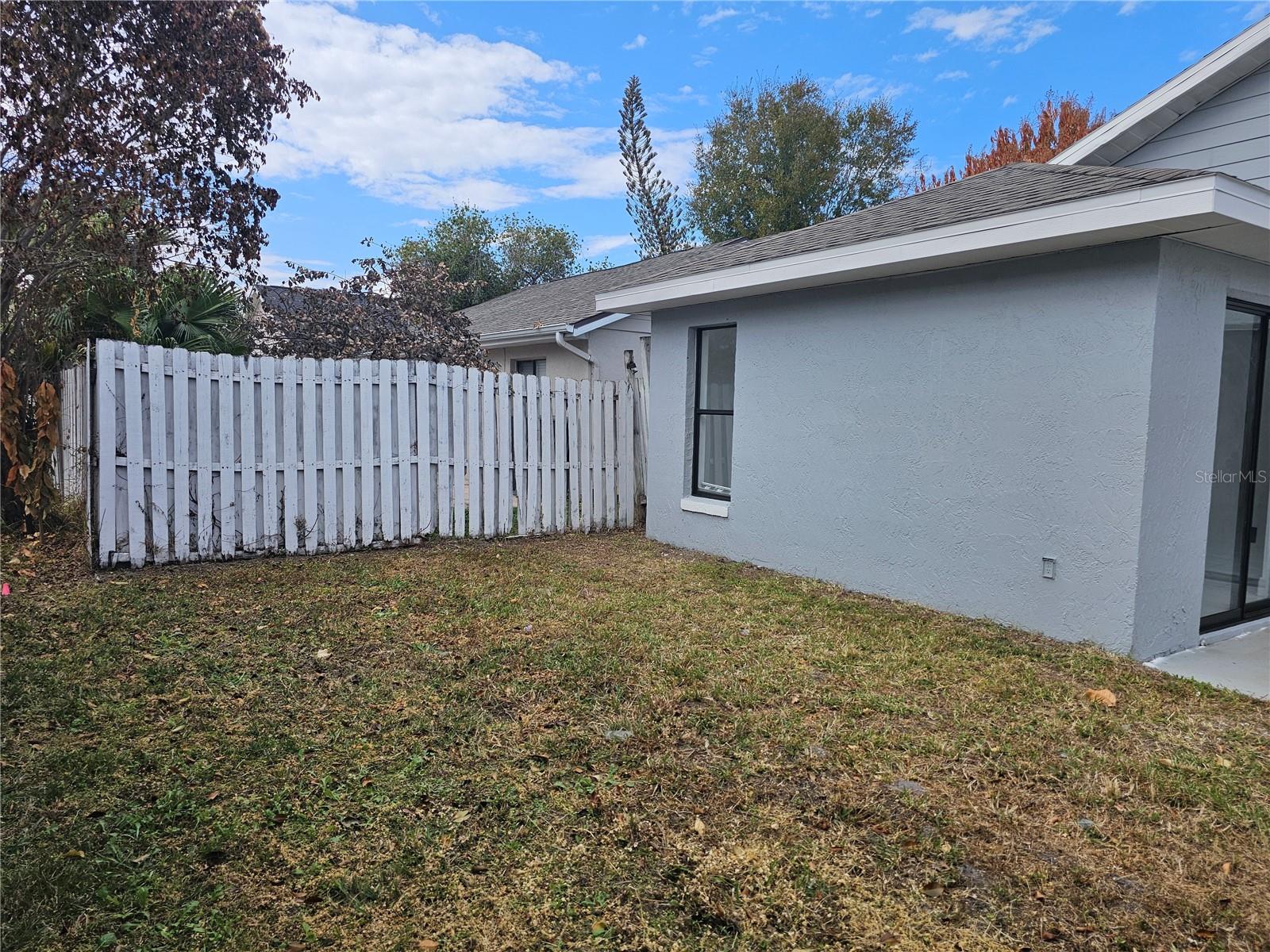 Listing photo id 18 for 826 Horseshoe Bay Drive