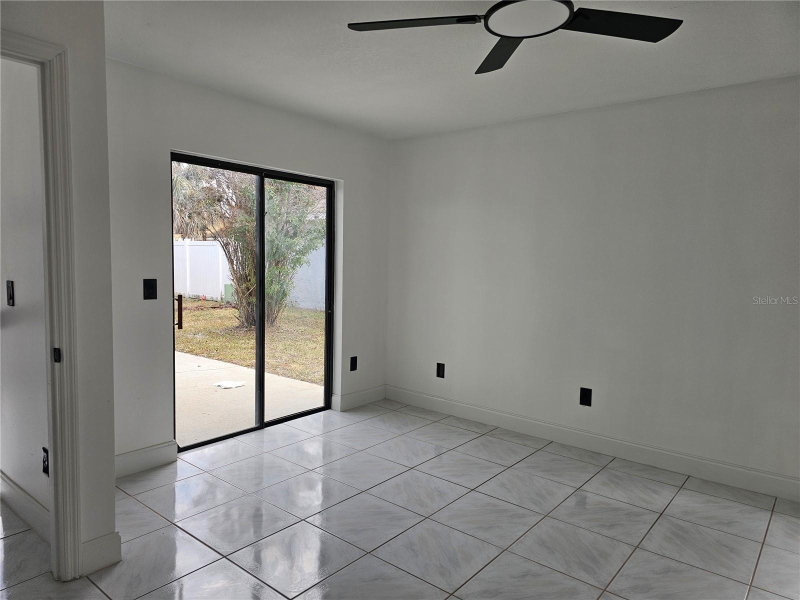 Listing photo id 1 for 826 Horseshoe Bay Drive