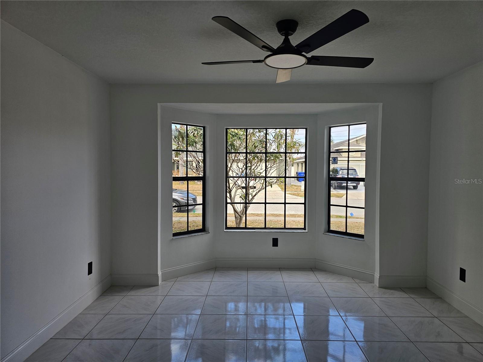 Listing photo id 7 for 826 Horseshoe Bay Drive